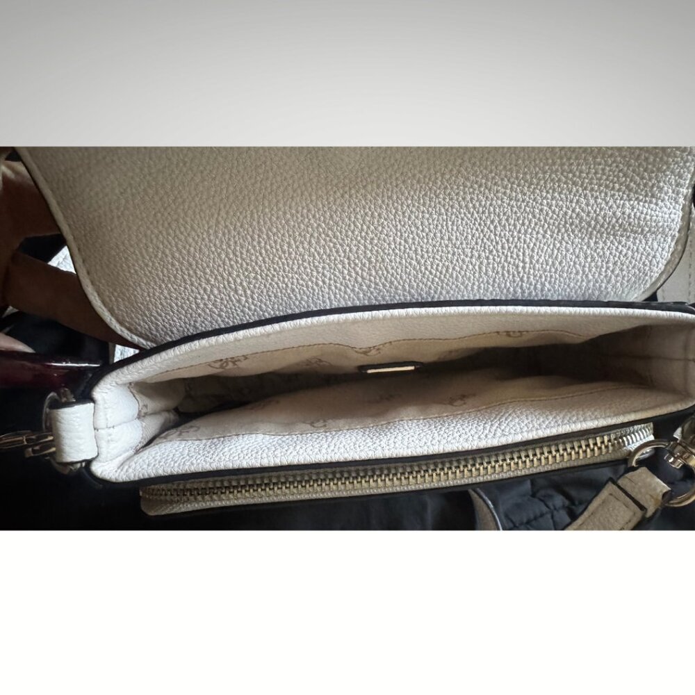 Guess Snakeskin Crossbody Purse Excellent Condition - Picture 5 of 6